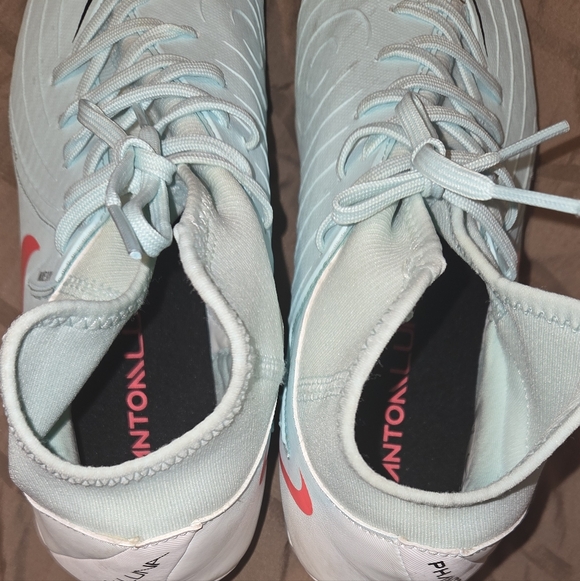 Cleats - Picture 7 of 8